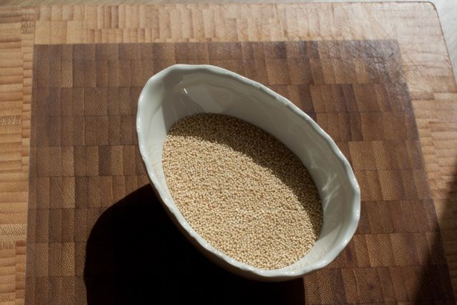 Raw amaranth grains